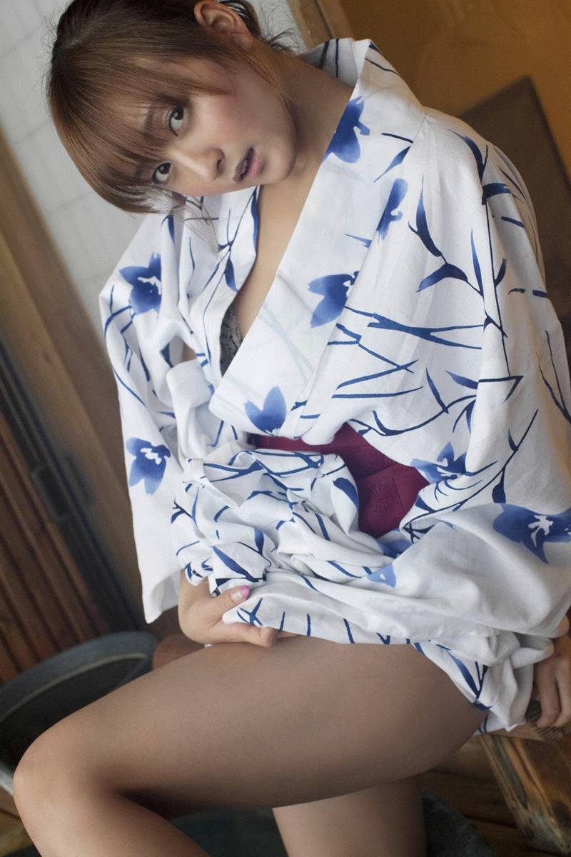 小松彩夏 Ayaka Komatsu(2)　[Wanibooks] 2011.07月号